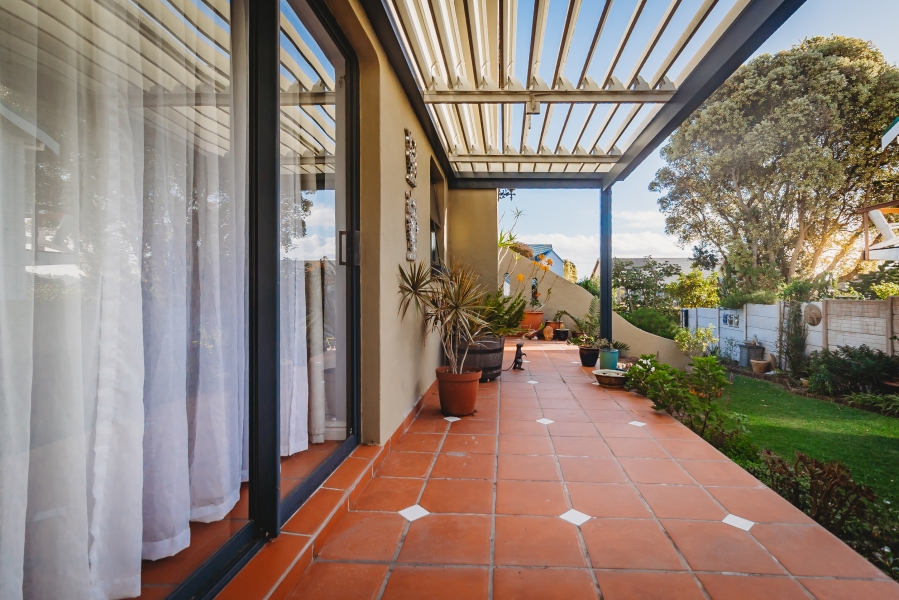 3 Bedroom Property for Sale in Herolds Bay Western Cape